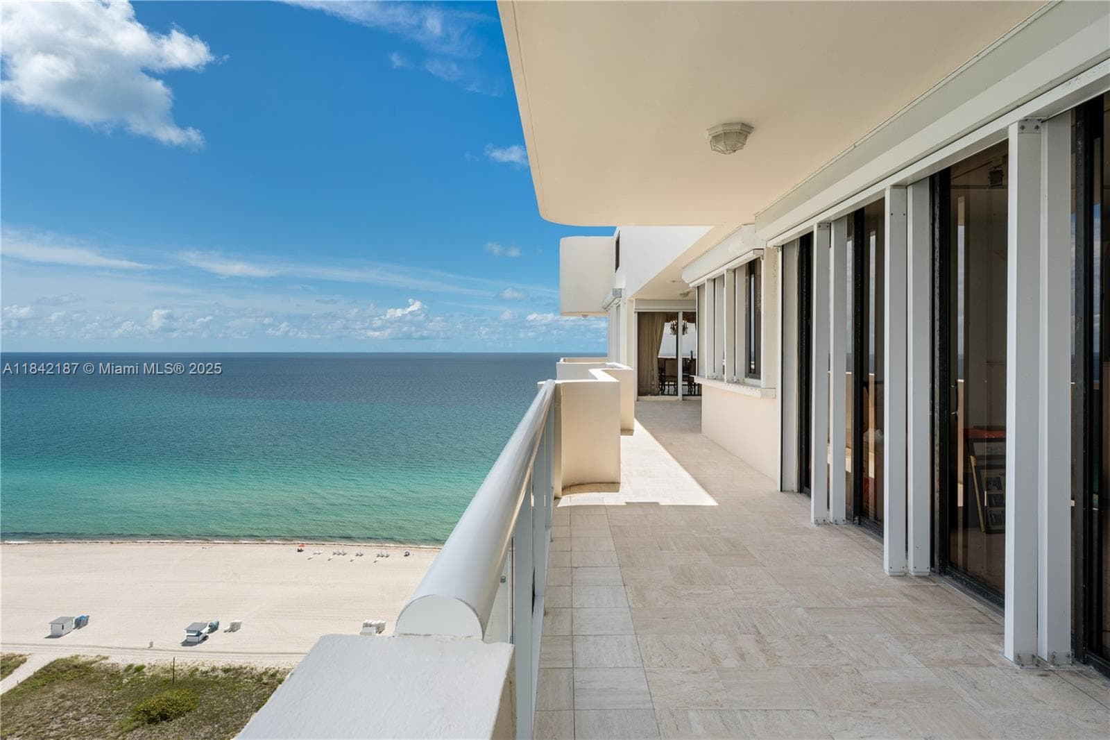 5757 Collins Ave PH-4 photo 9
