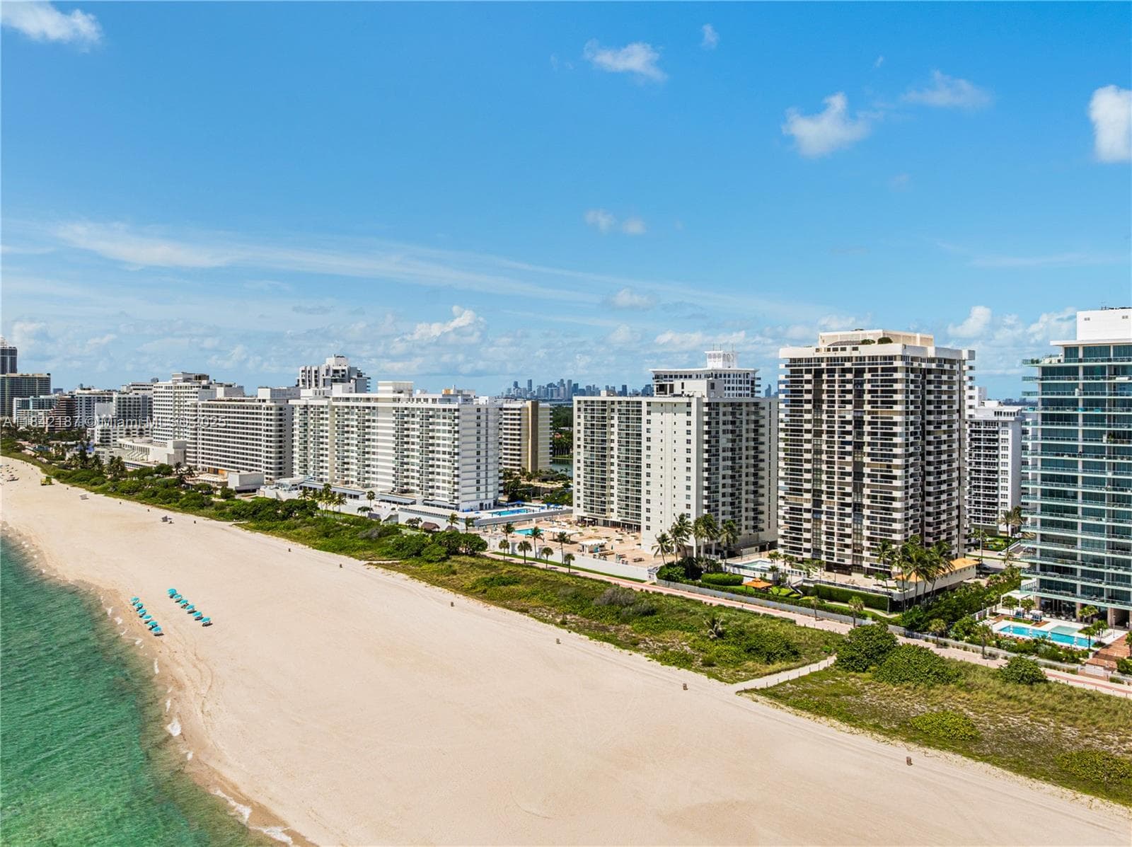 5757 Collins Ave PH-4 photo 24