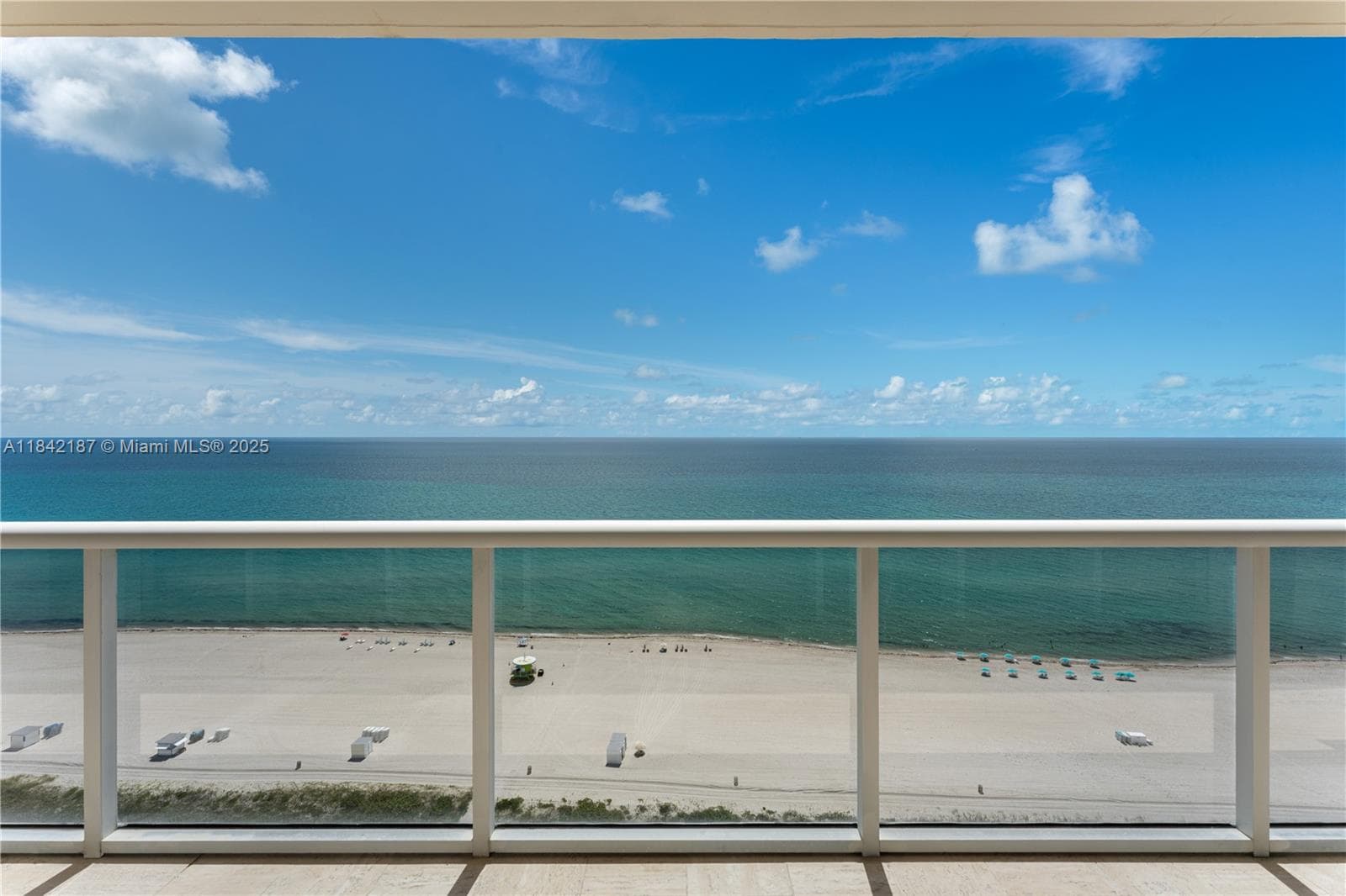5757 Collins Ave PH-4 photo 8