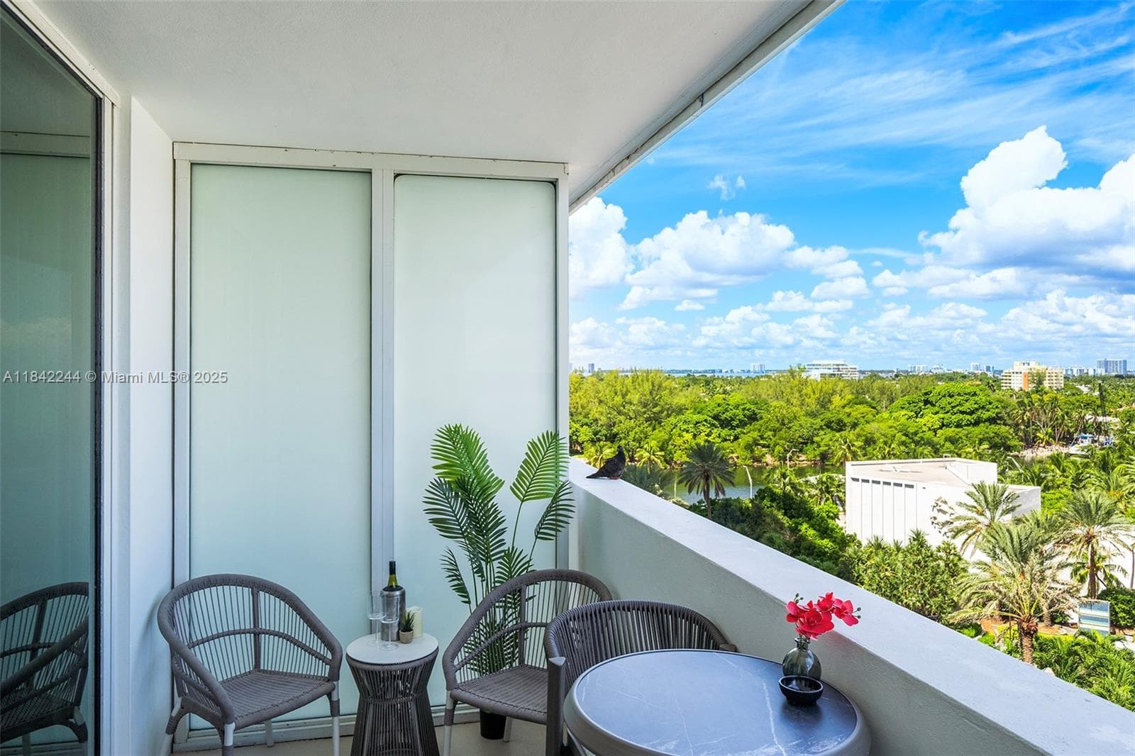 4391 Collins Ave 802 photo 23