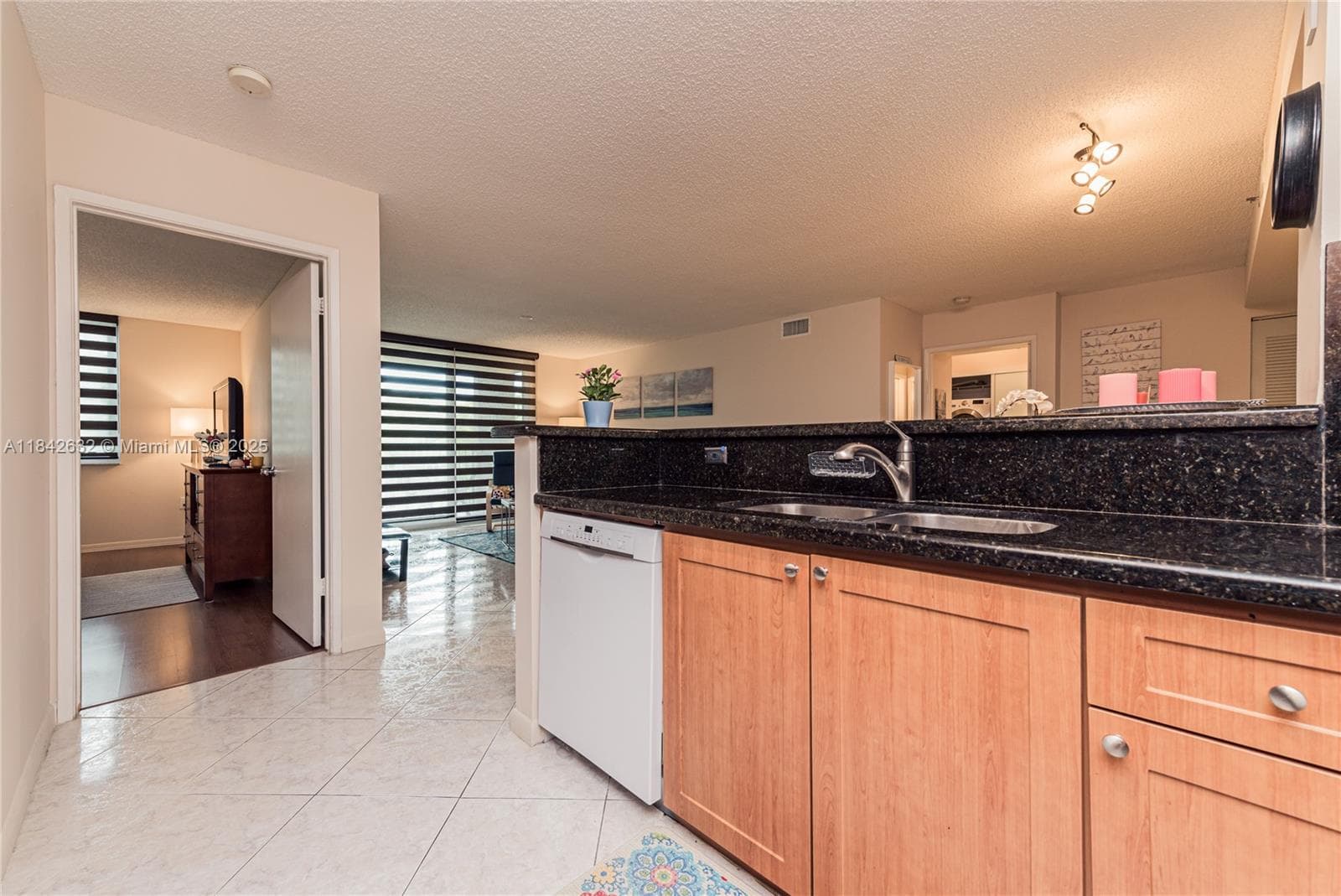 19801 E Country Club Dr 4303 photo 13