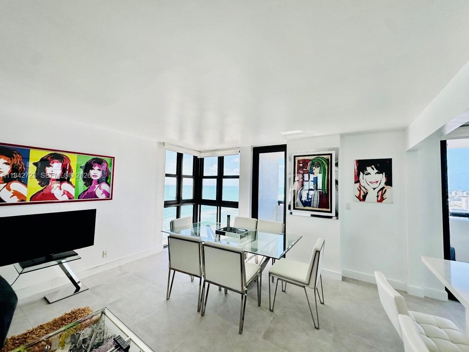 2555 Collins Ave PH214 photo 2