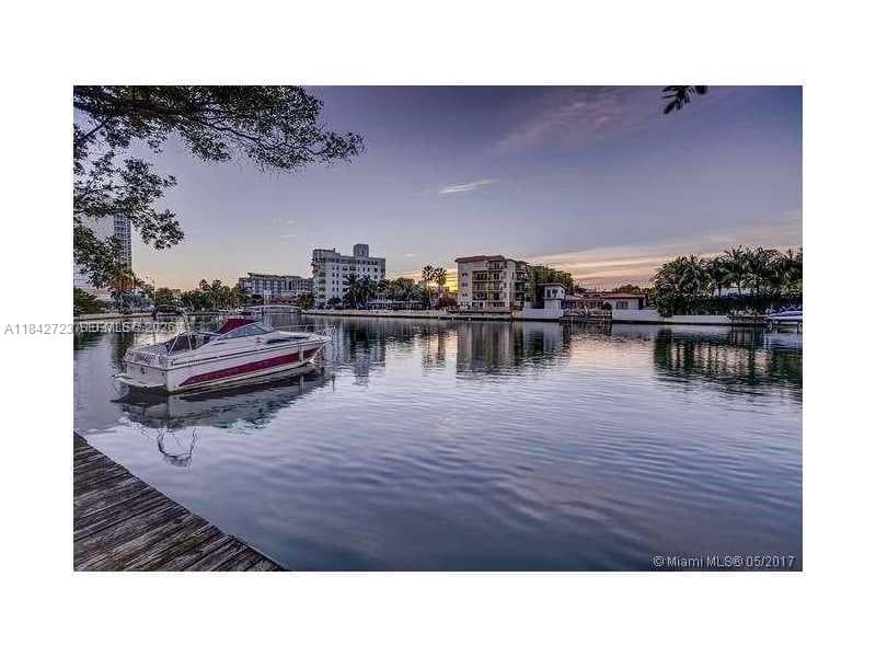 2555 Collins Ave PH214 photo 16