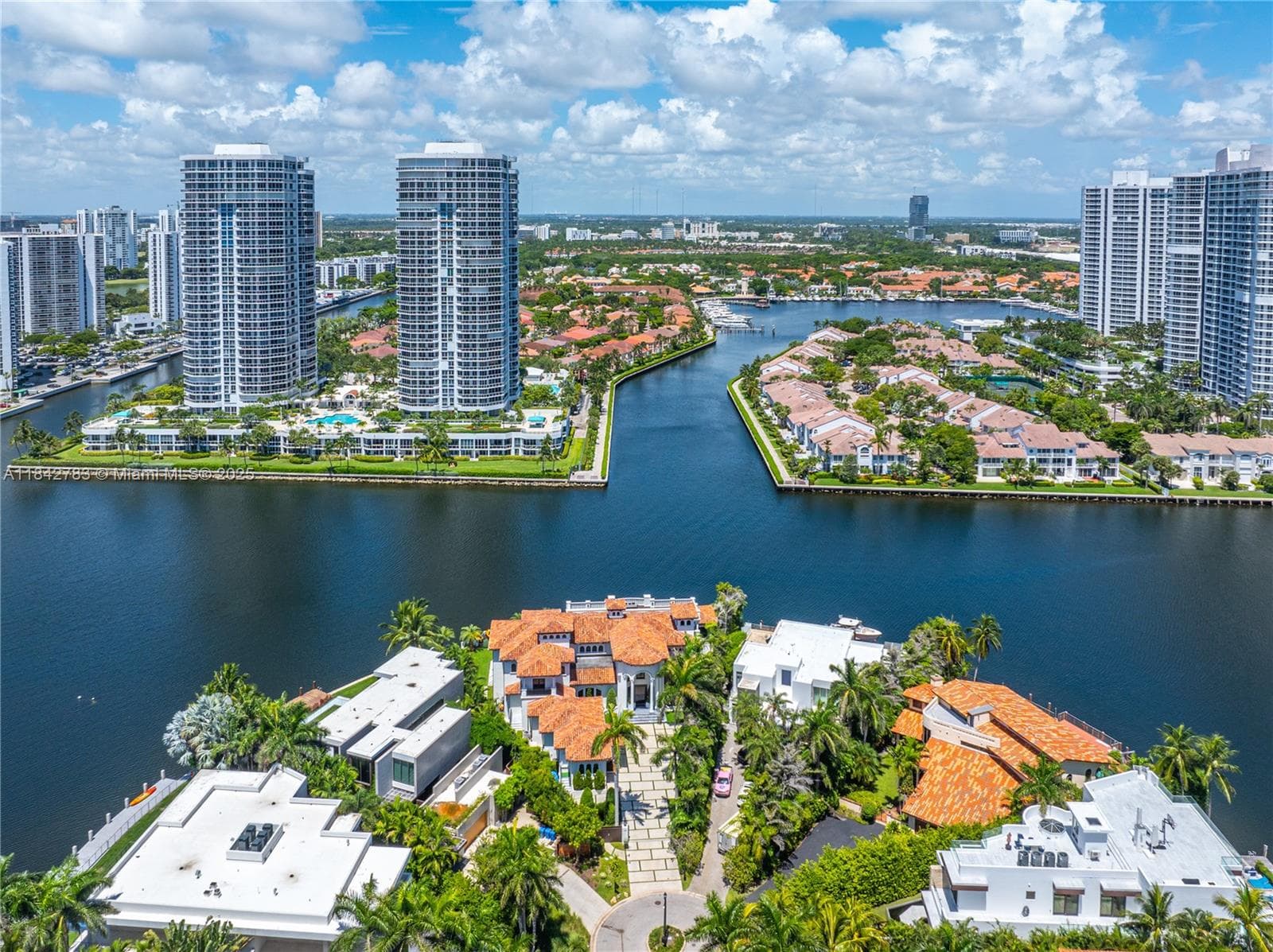 498 Parkway Pkwy 3