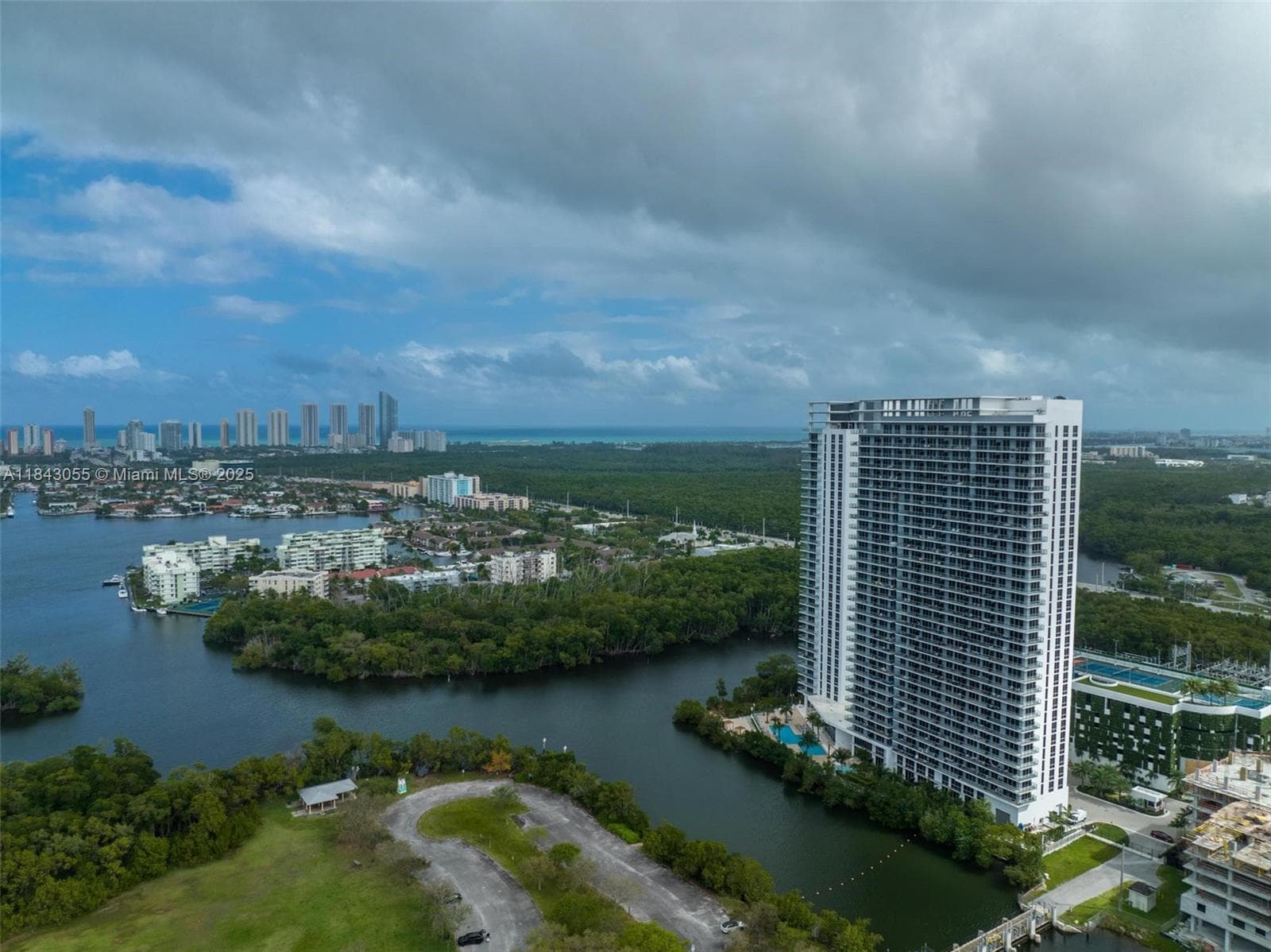 16385 Biscayne Blvd 4 photo 12