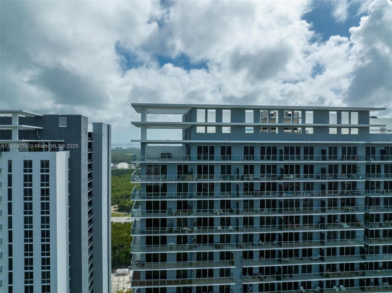 16385 Biscayne Blvd 4 photo 5