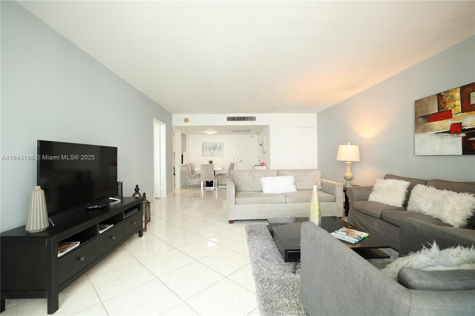 5151 Collins Ave 927 photo 3