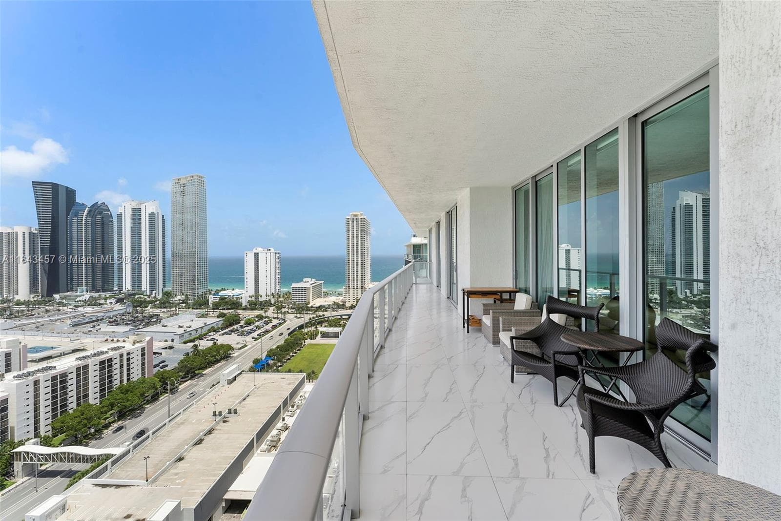 330 Sunny Isles Blvd 5-LPH03 photo 14