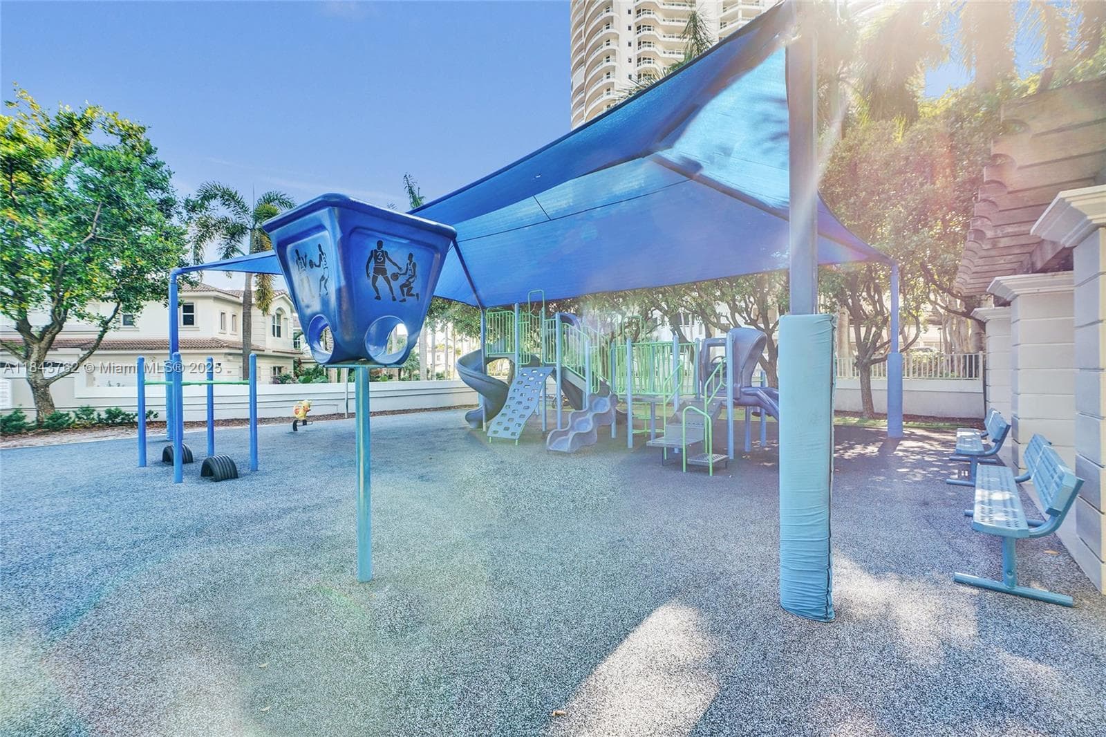 21150 Point Pl 406 photo 14
