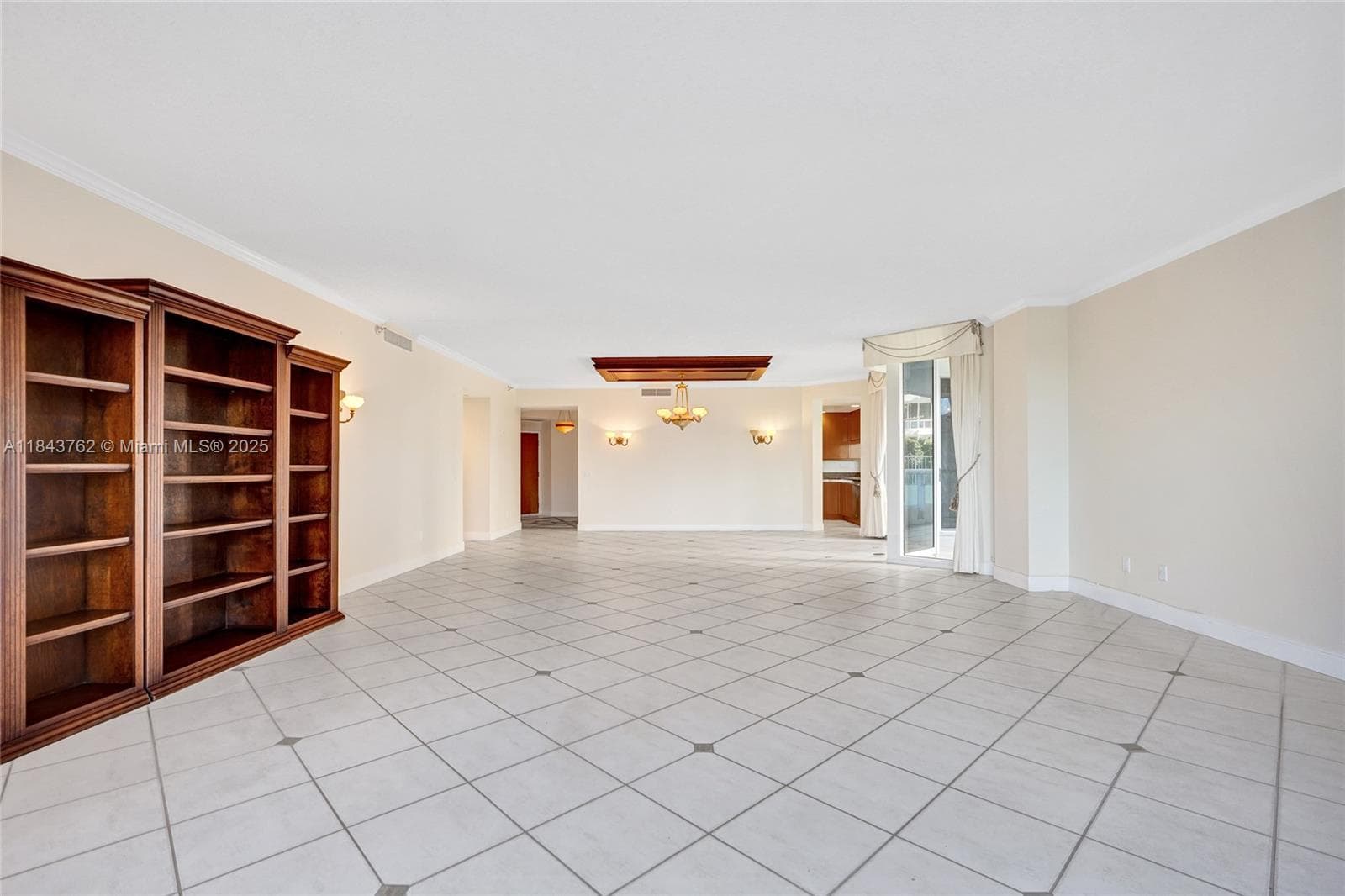 21150 Point Pl 406 photo 21