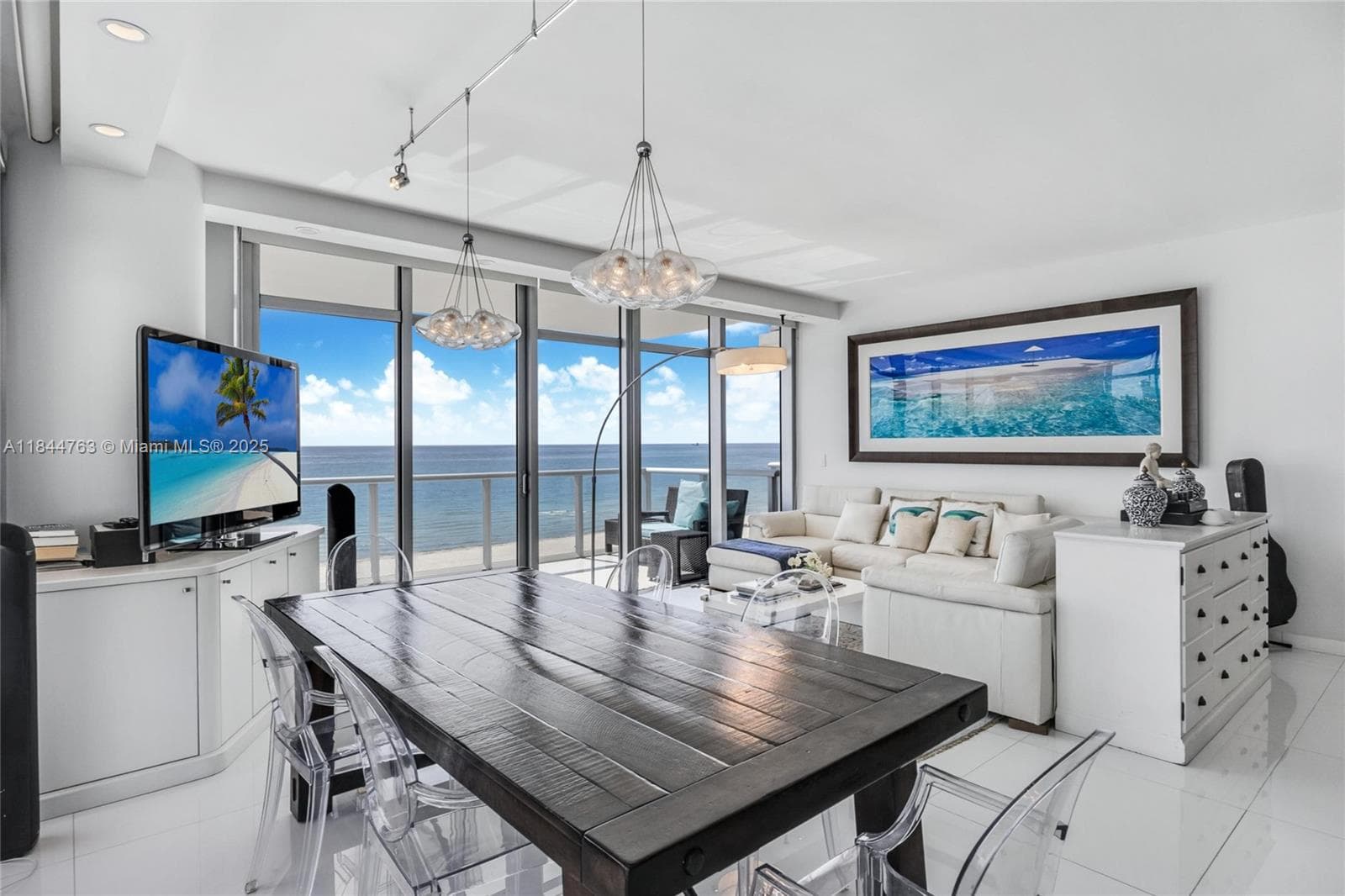 3737 Collins Ave 3