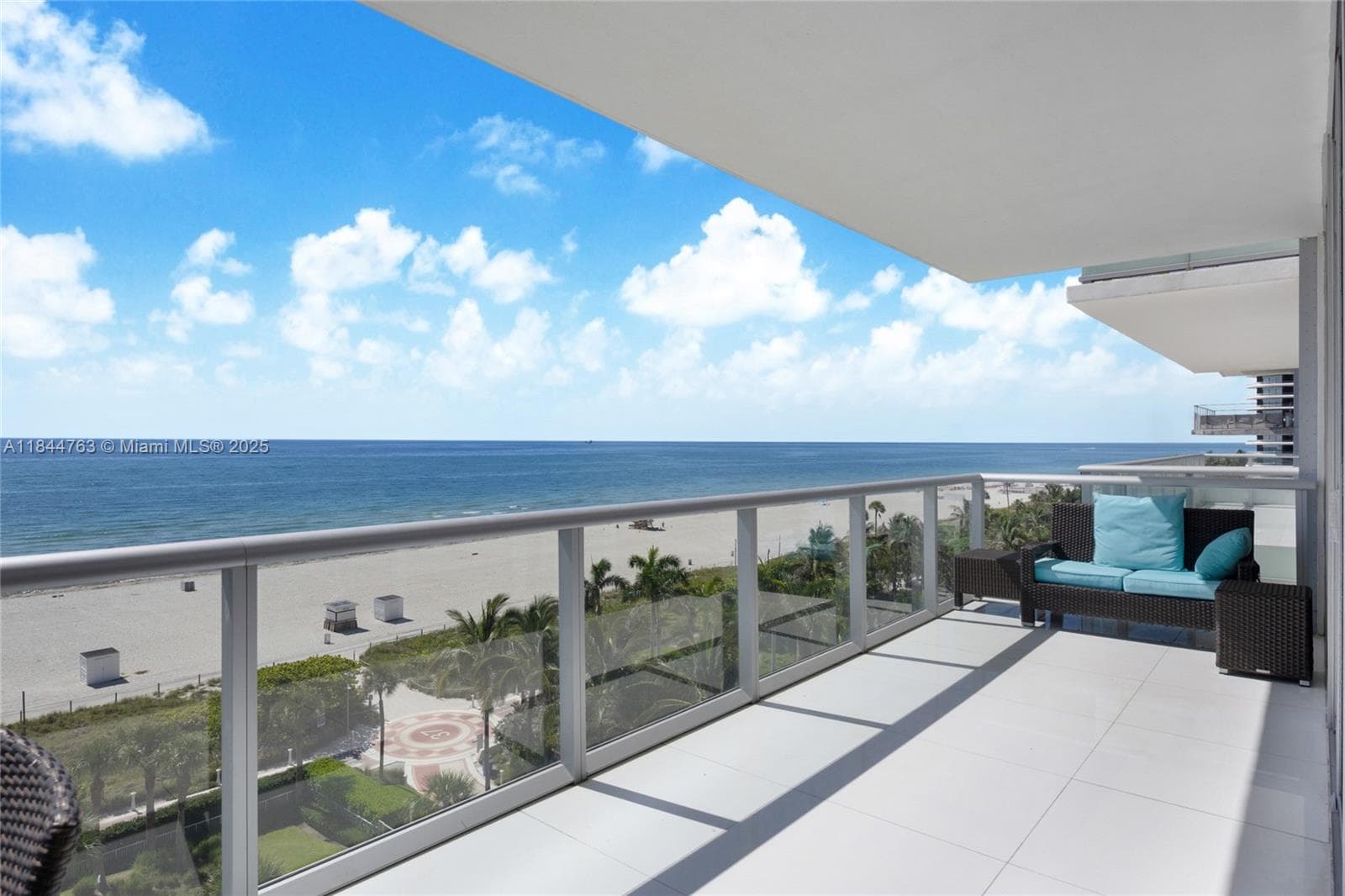 3737 Collins Ave 1