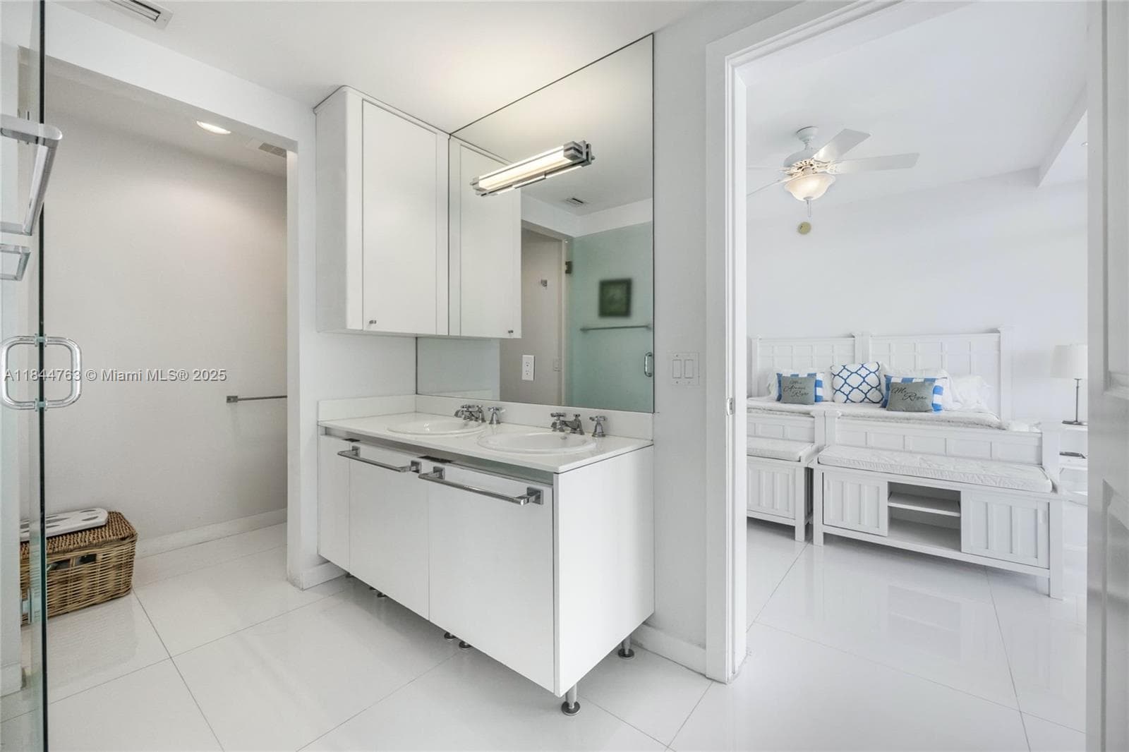 3737 Collins Ave S-801 photo 20