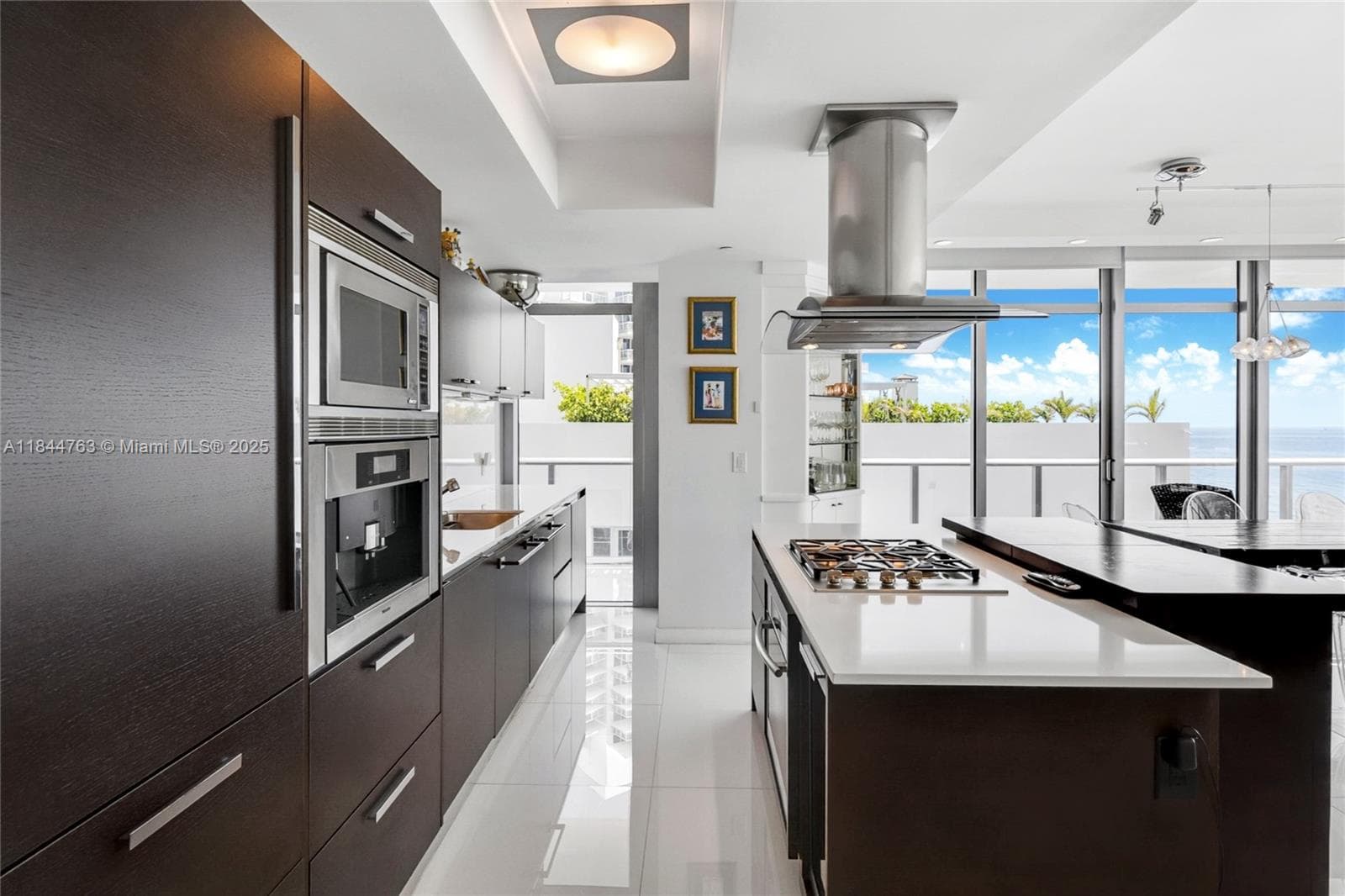 3737 Collins Ave S-801 photo 10