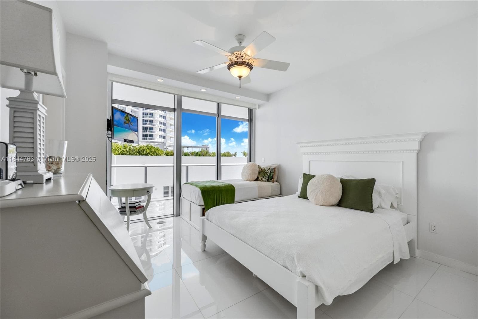 3737 Collins Ave S-801 photo 19