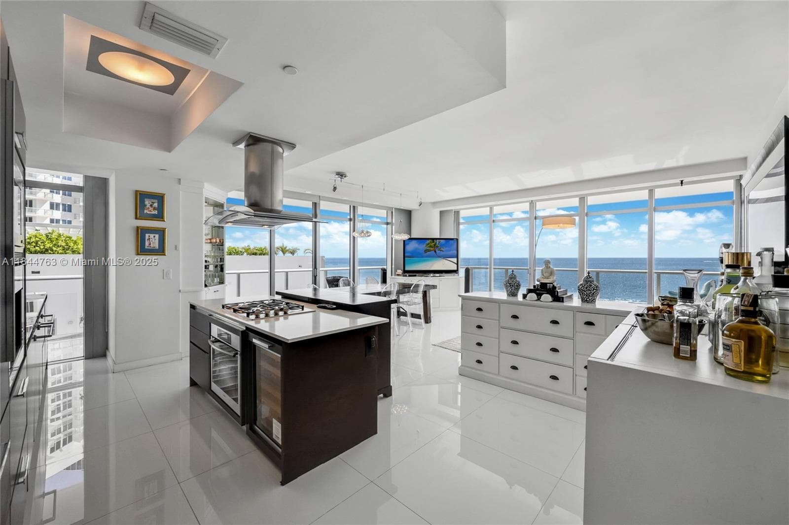 3737 Collins Ave S-801 photo 8