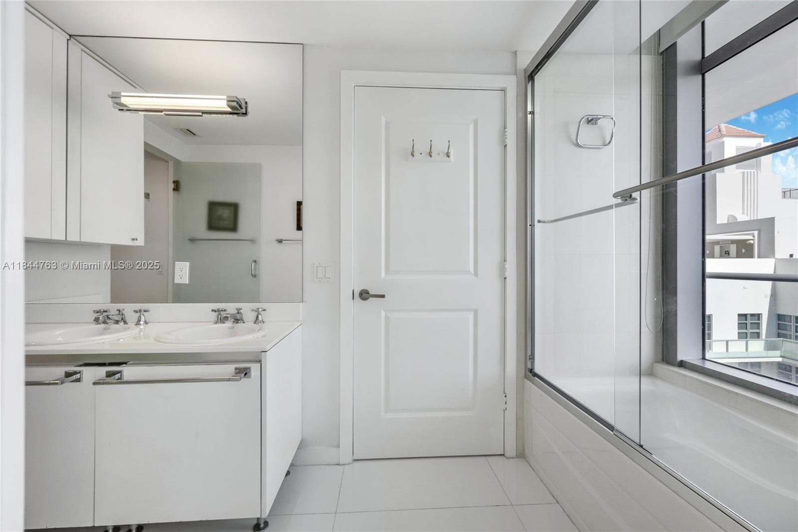 3737 Collins Ave S-801 photo 21