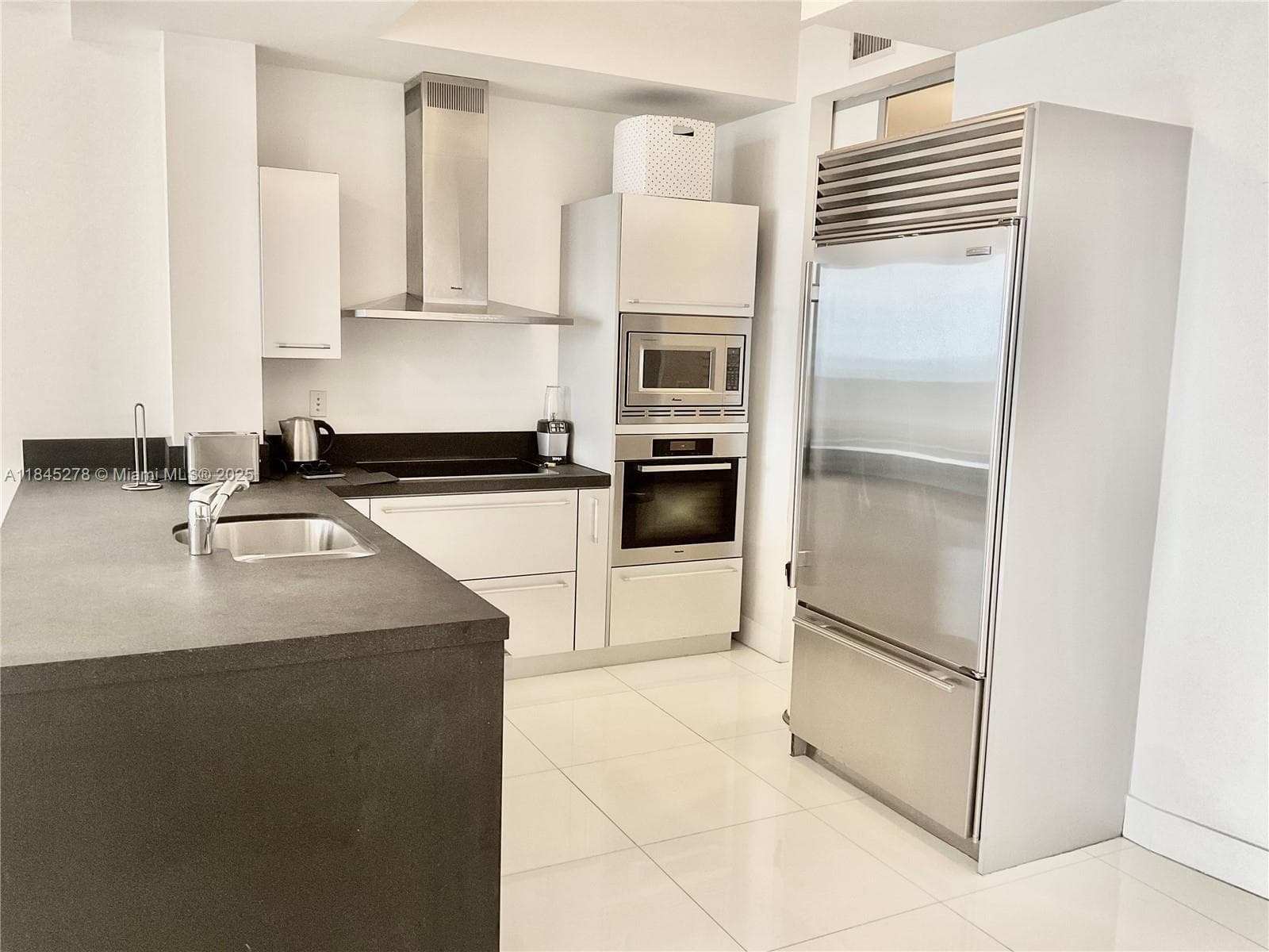 18201 Collins Ave 3302 photo 7