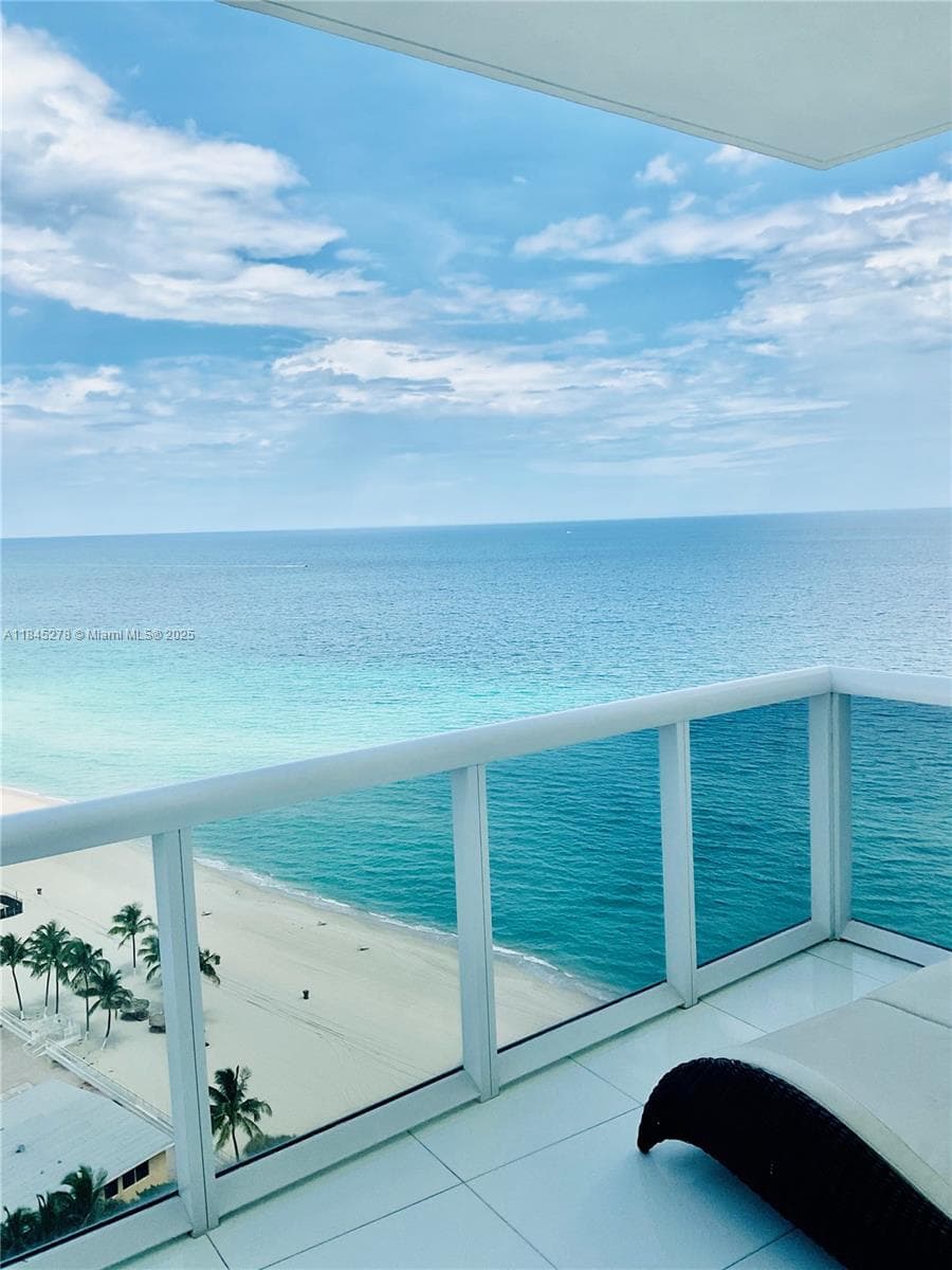 18201 Collins Ave 3302 photo 1