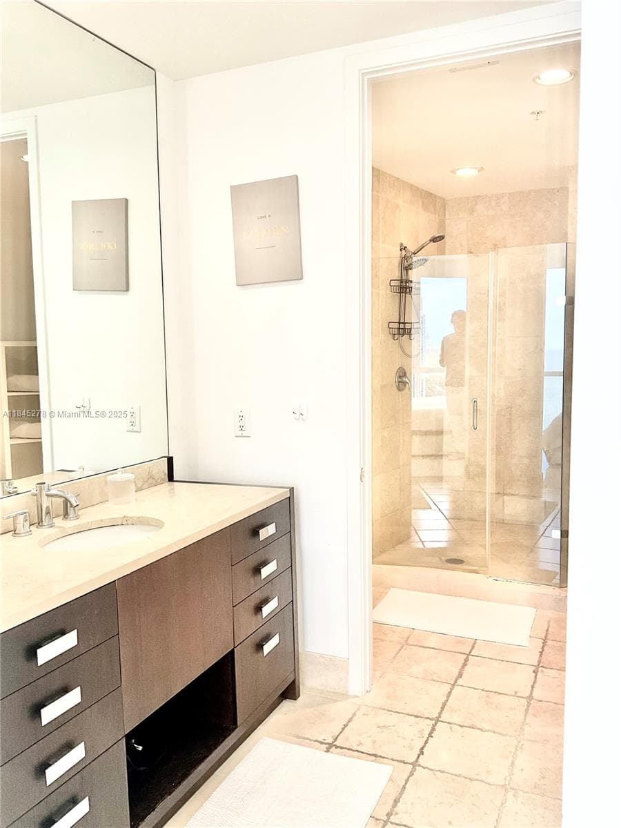 18201 Collins Ave 3302 photo 9