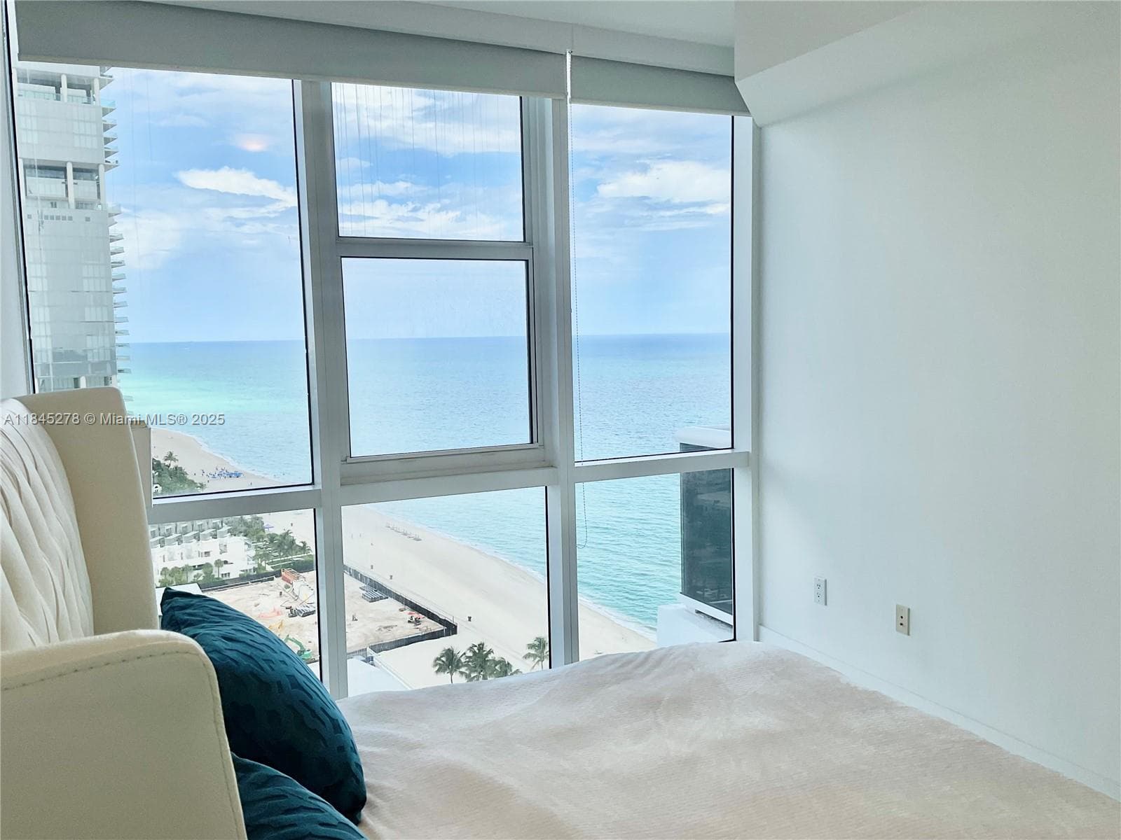 18201 Collins Ave 3302 photo 8