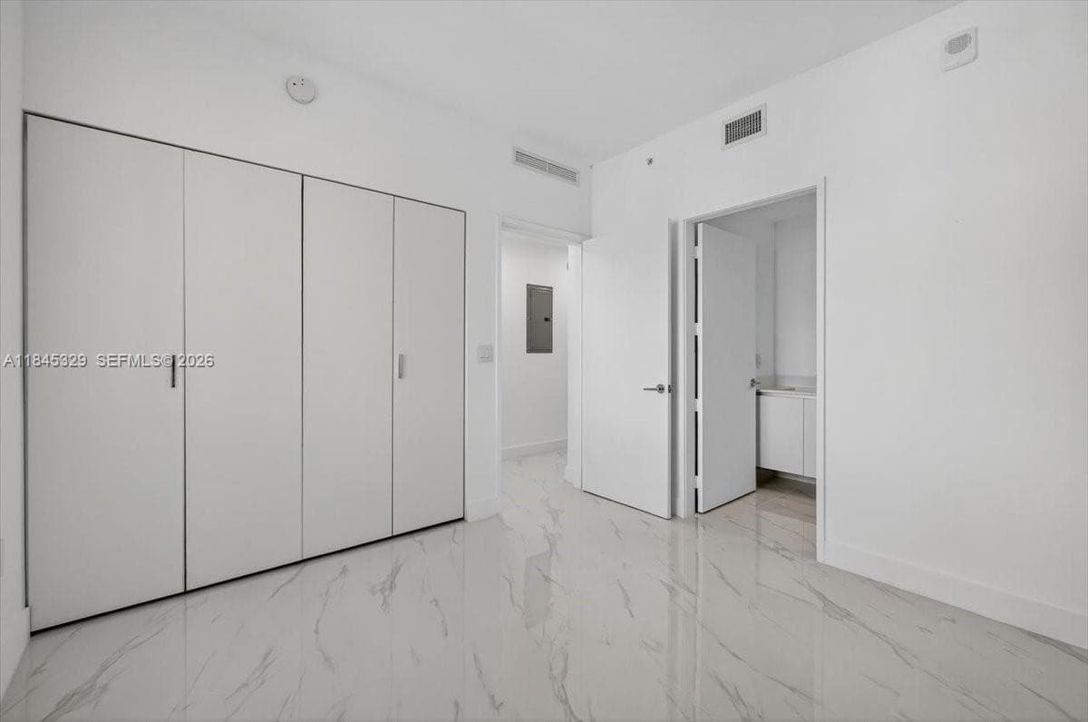 700 NE 24th Street 1405 photo 13