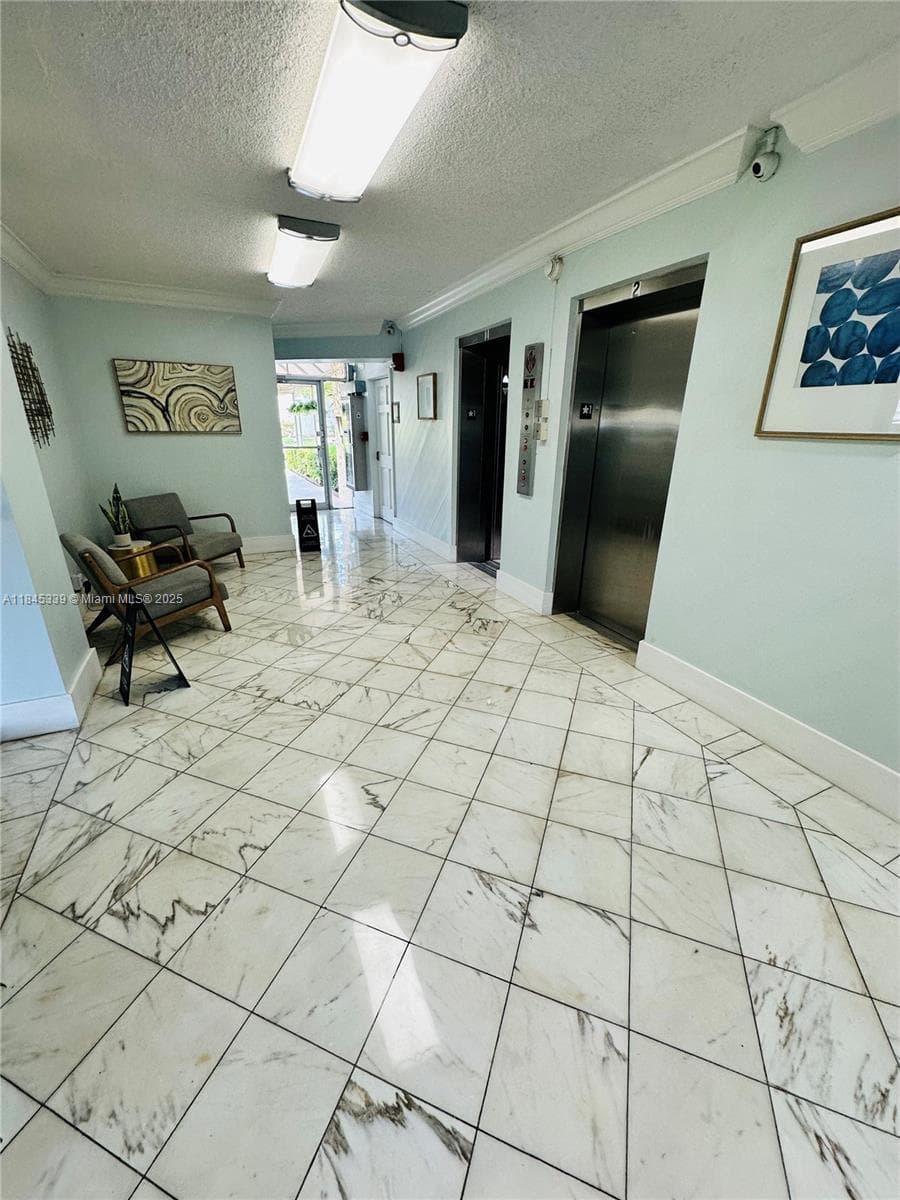 2020 NE 135th St 807 photo 21