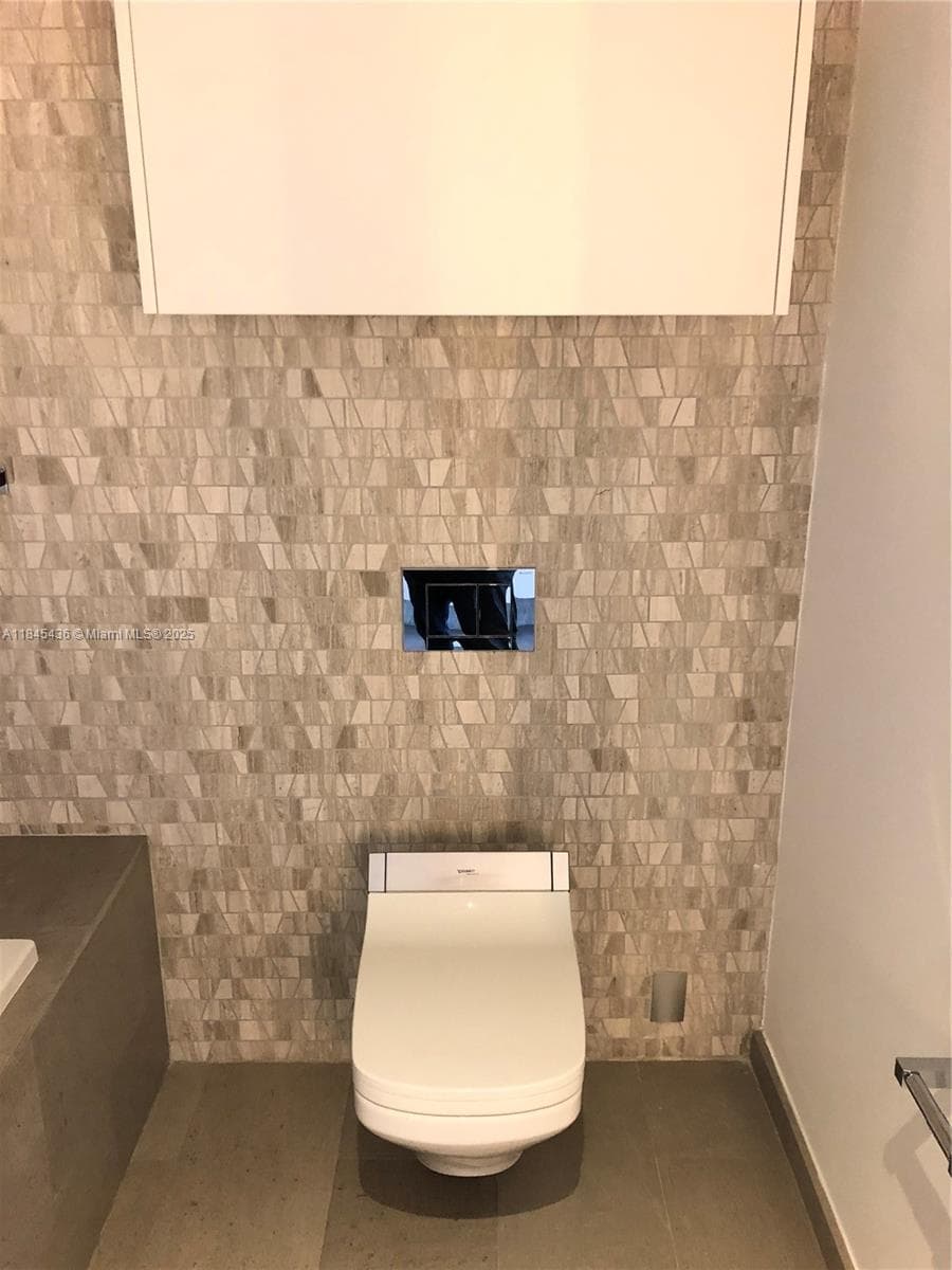 88 SW 7th St 2603 photo 9