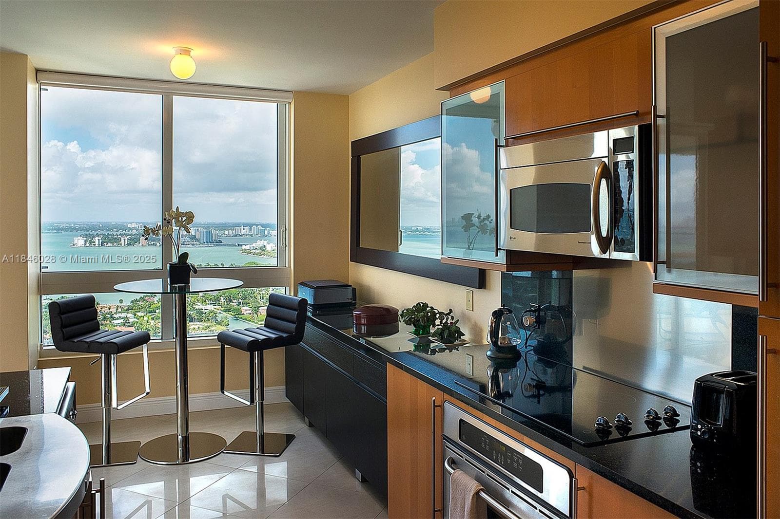 6365 Collins Ave 3907 photo 4