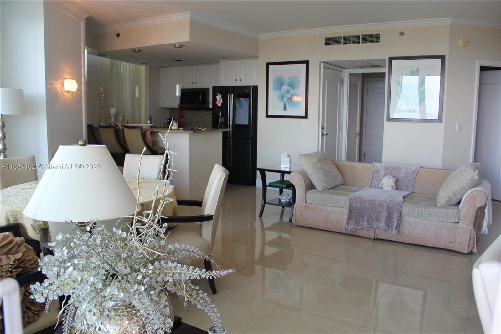 4401 Collins Ave 2315/2317 photo 6
