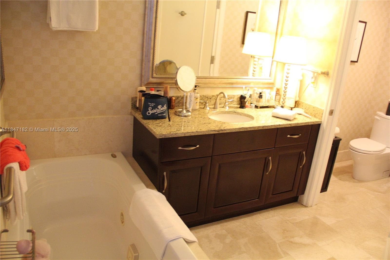 4401 Collins Ave 2315/2317 photo 22