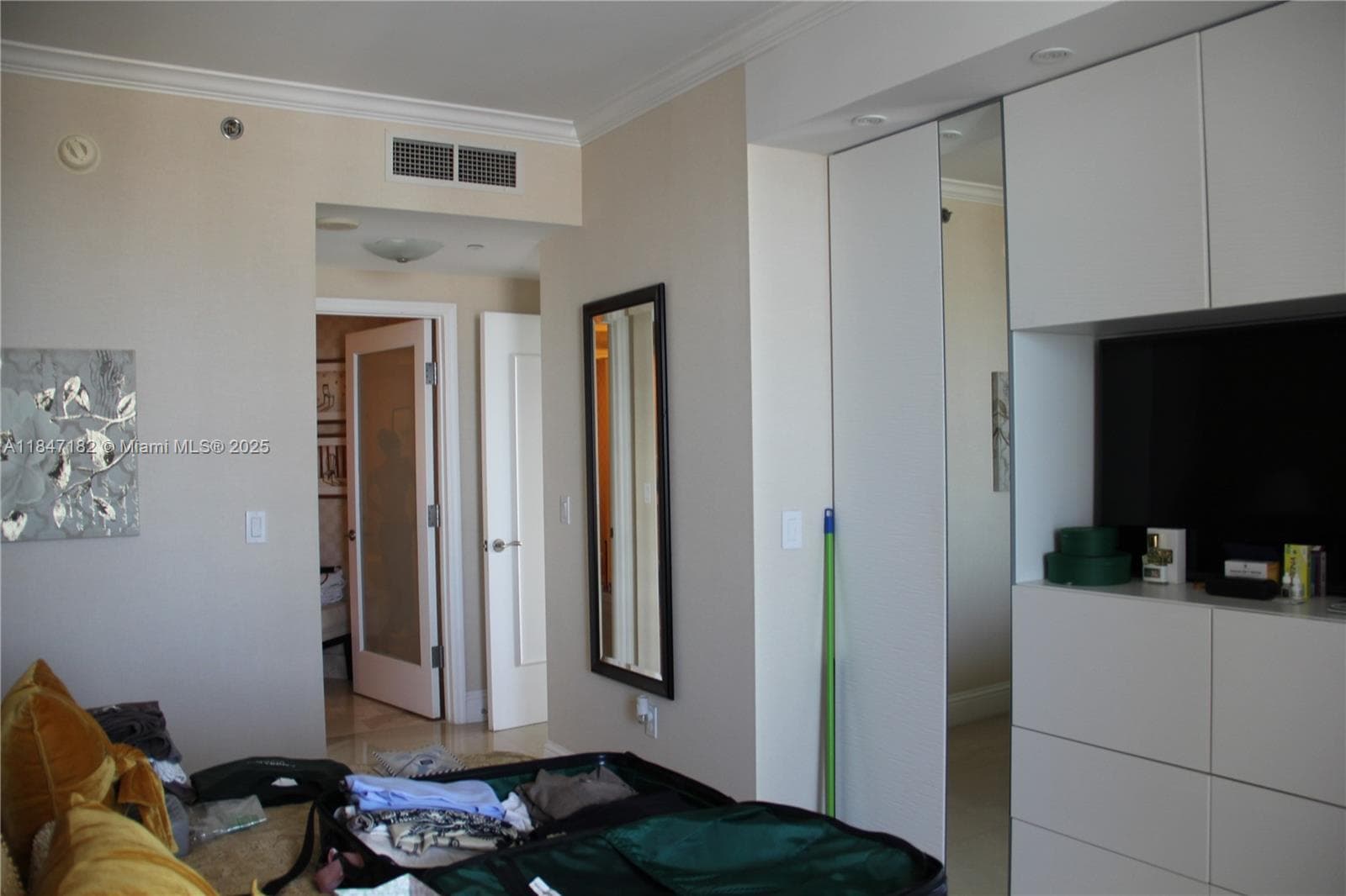 4401 Collins Ave 2315/2317 photo 15