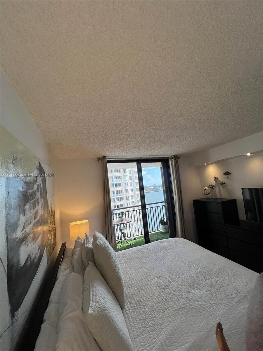 540 Brickell Key Dr 1524 photo 17