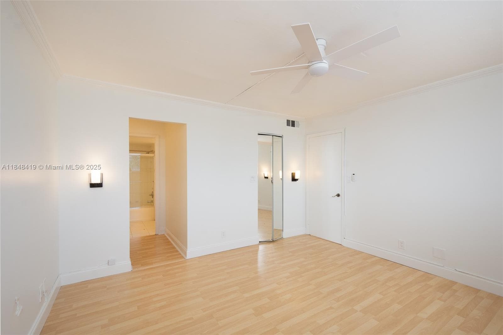 3703 NE 166th St 408 photo 14