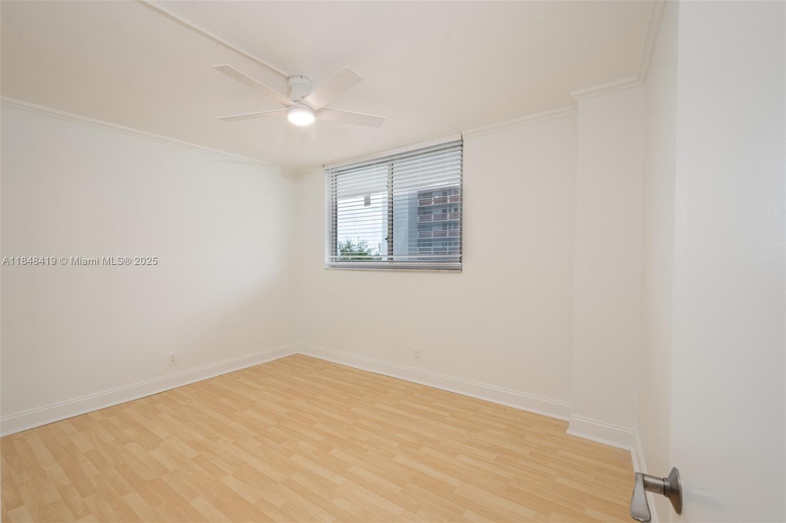 3703 NE 166th St 408 photo 11
