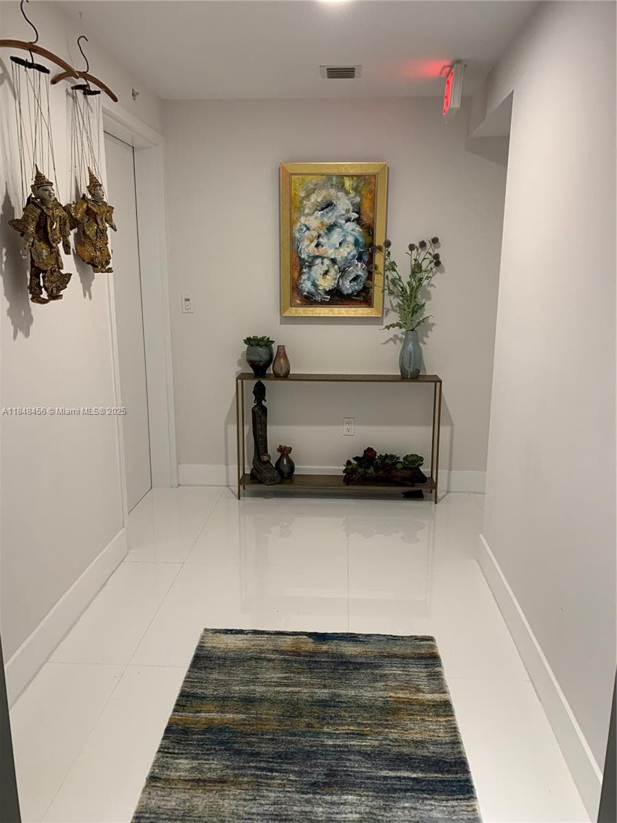 16385 Biscayne Blvd 1503 +2Parking photo 2