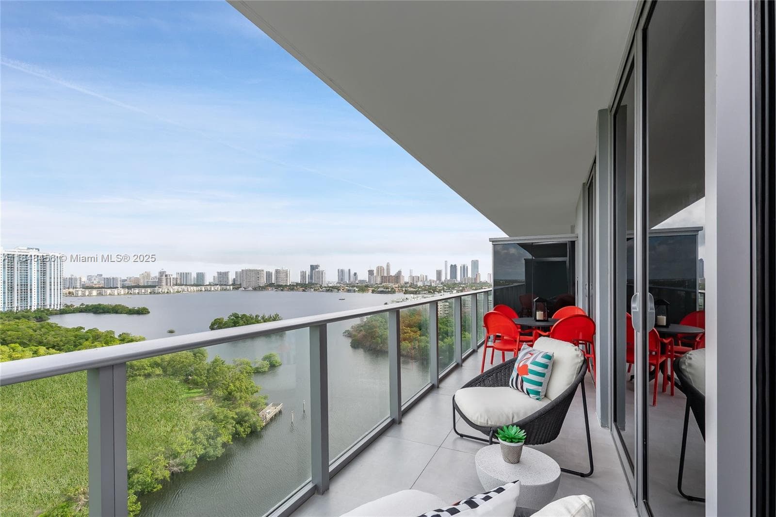 16385 Biscayne Blvd 1503 +2Parking photo 15