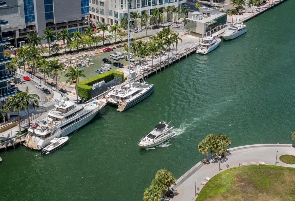 485 Brickell Ave 3711 photo 1