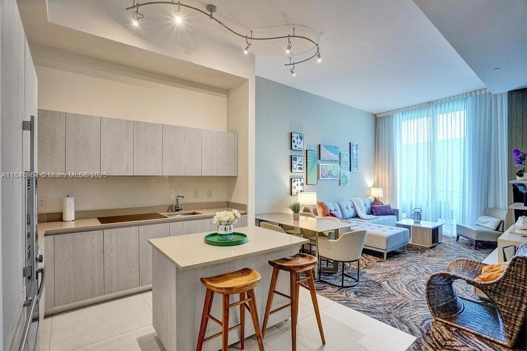 4111 Ocean Drive 304 photo 23