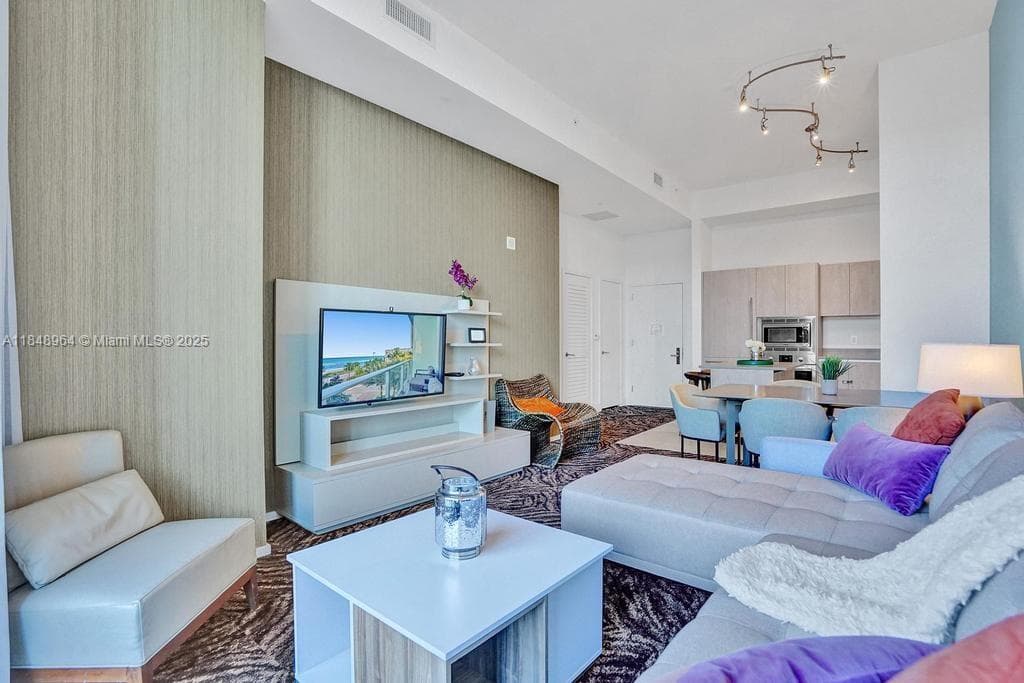 4111 Ocean Drive 304 photo 6