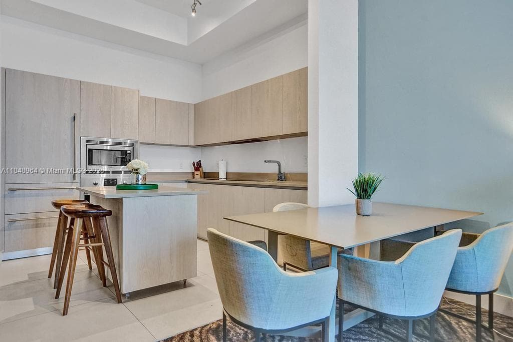 4111 Ocean Drive 304 photo 16