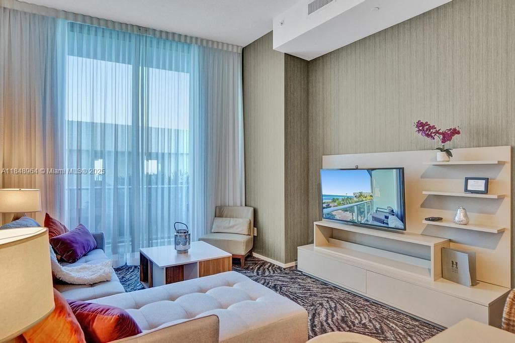 4111 Ocean Drive 5