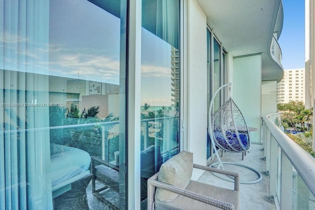 4111 Ocean Drive 304 photo 10