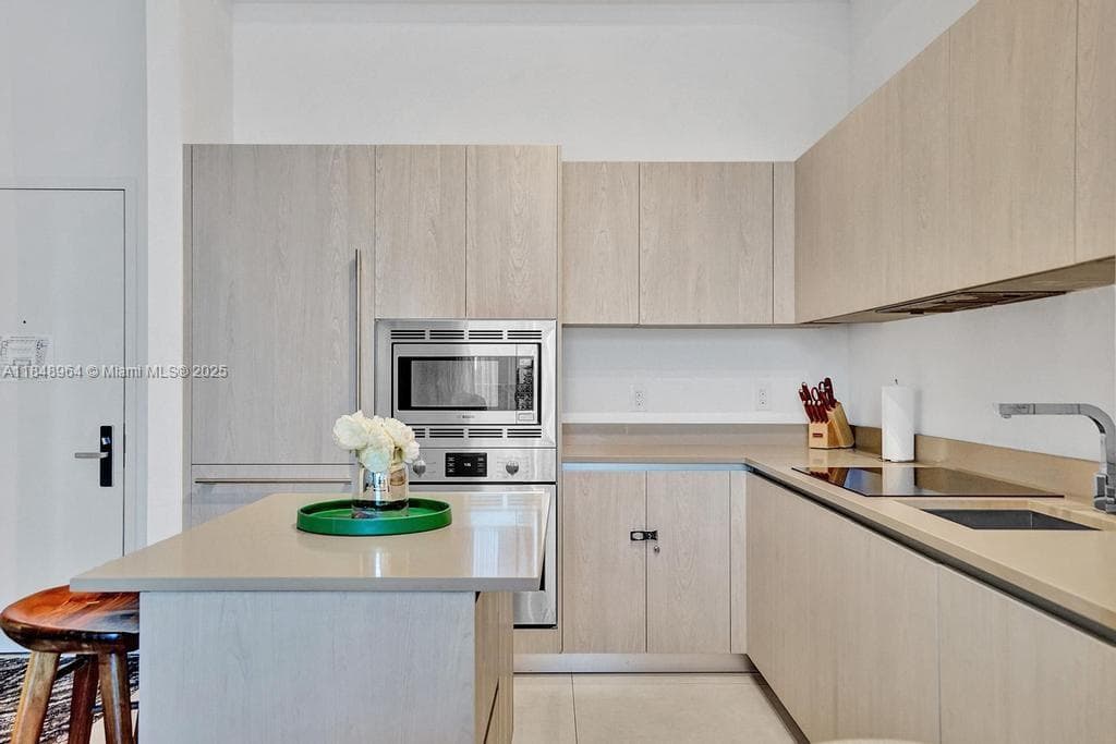4111 Ocean Drive 304 photo 18