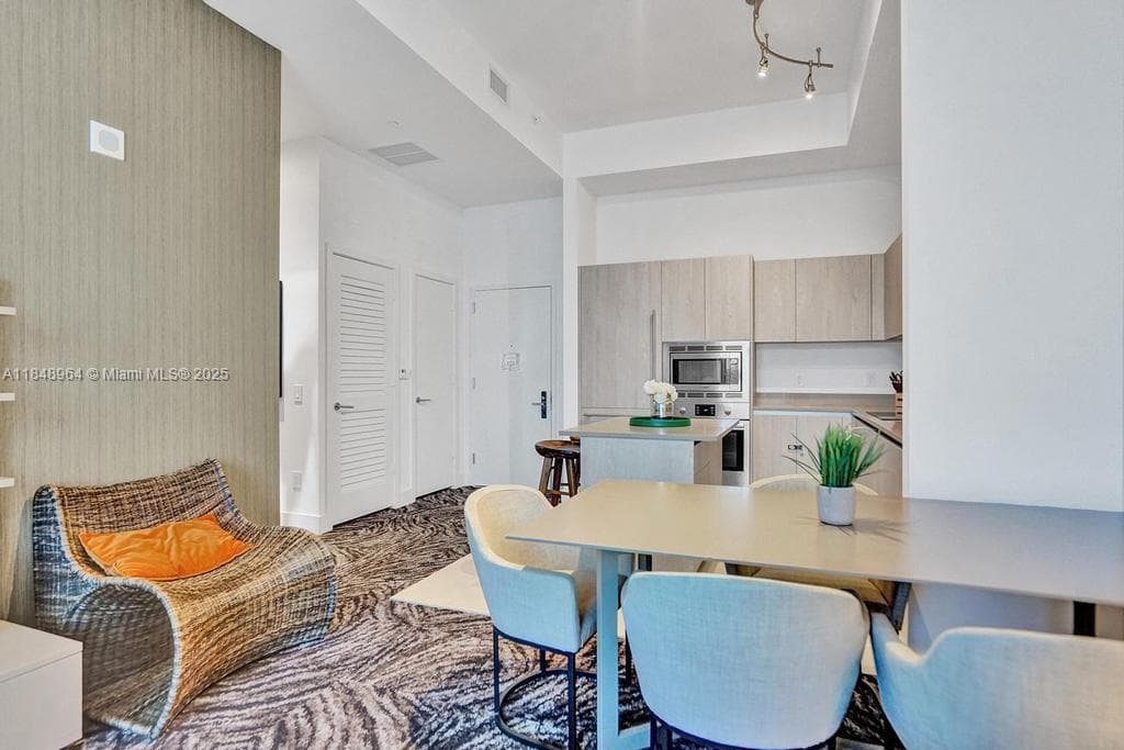 4111 Ocean Drive 304 photo 15