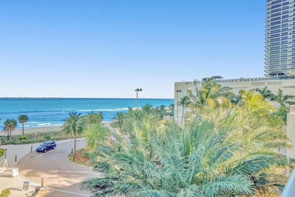 4111 Ocean Drive 304 photo 8