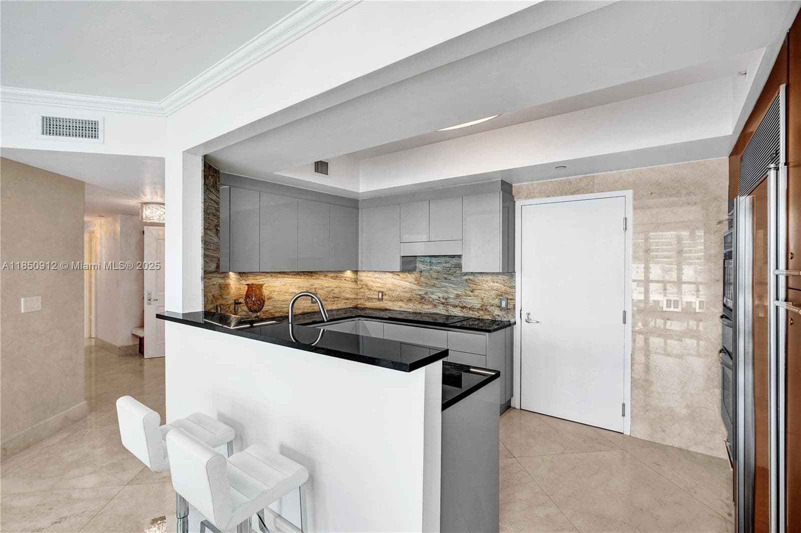 3101 Ocean Dr 3506 photo 11
