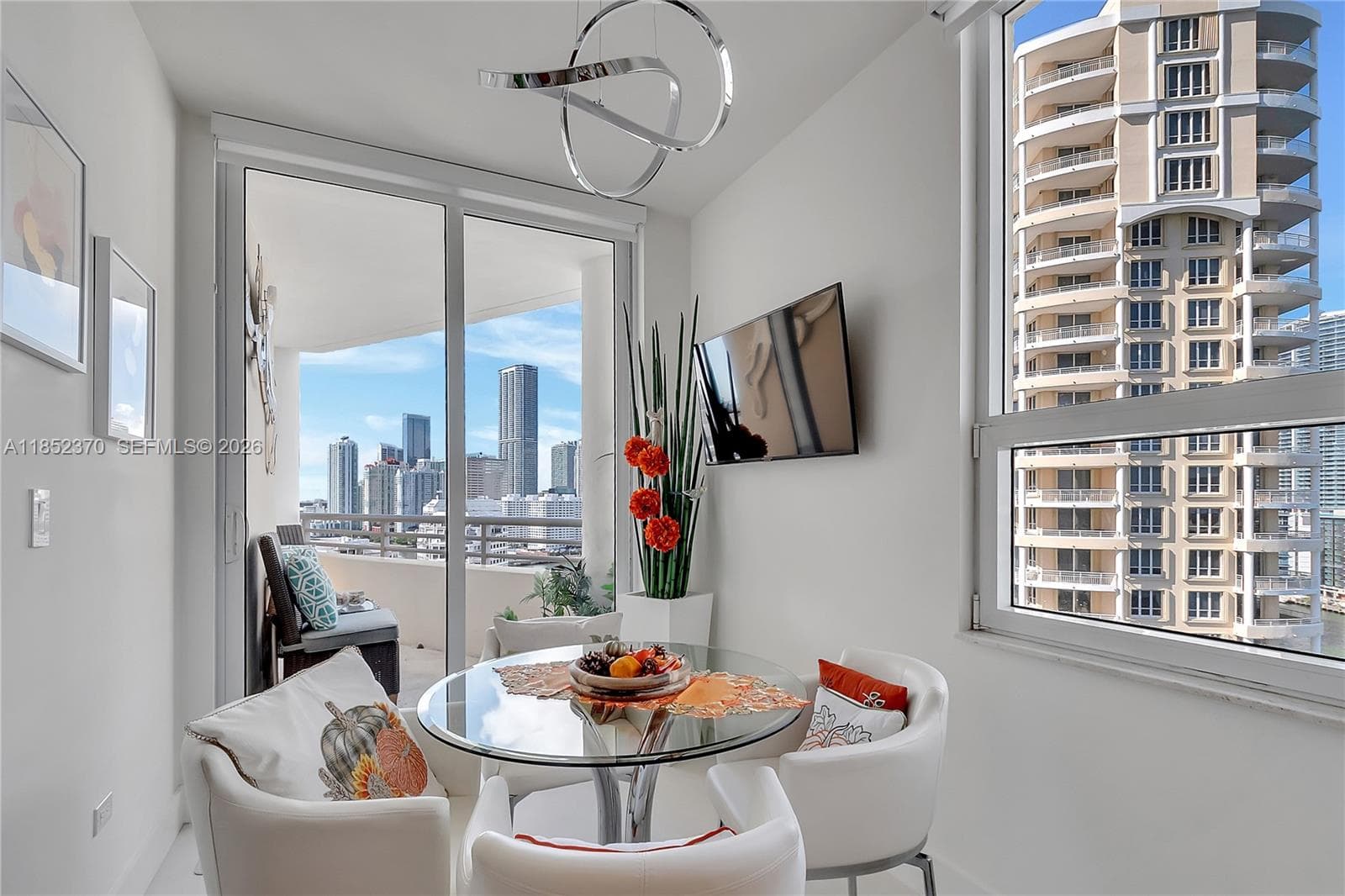 848 Brickell Key Dr 1906 photo 12