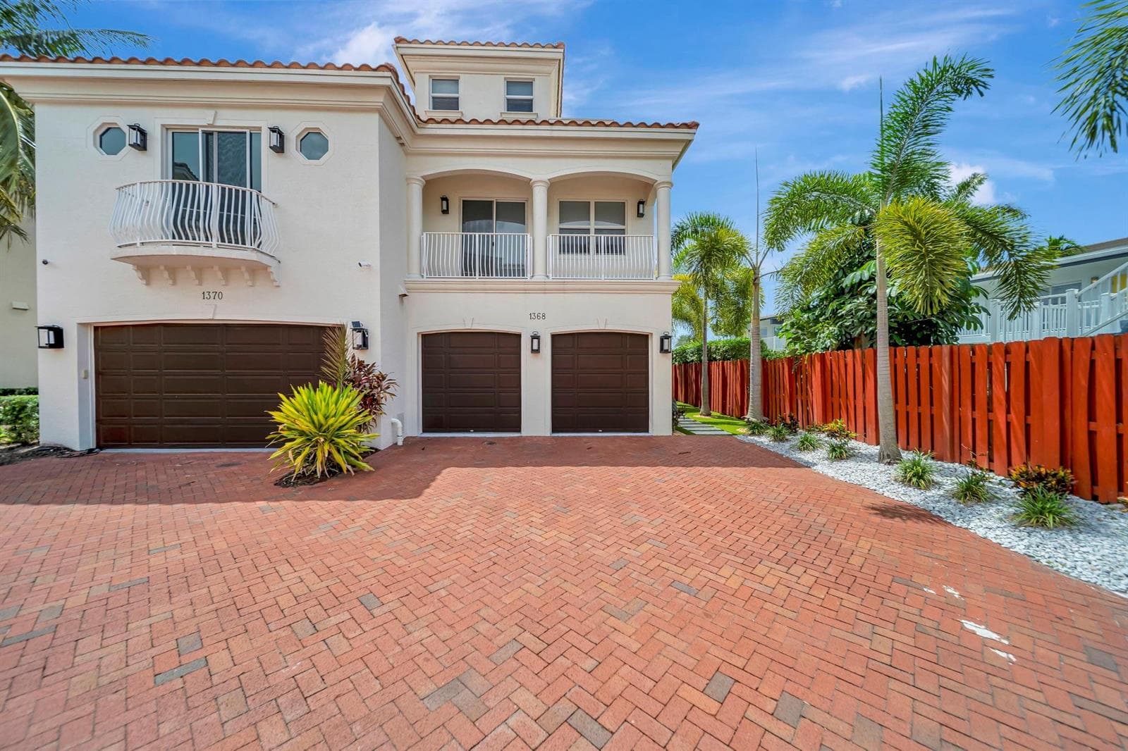 1368 Bayview Drive 4