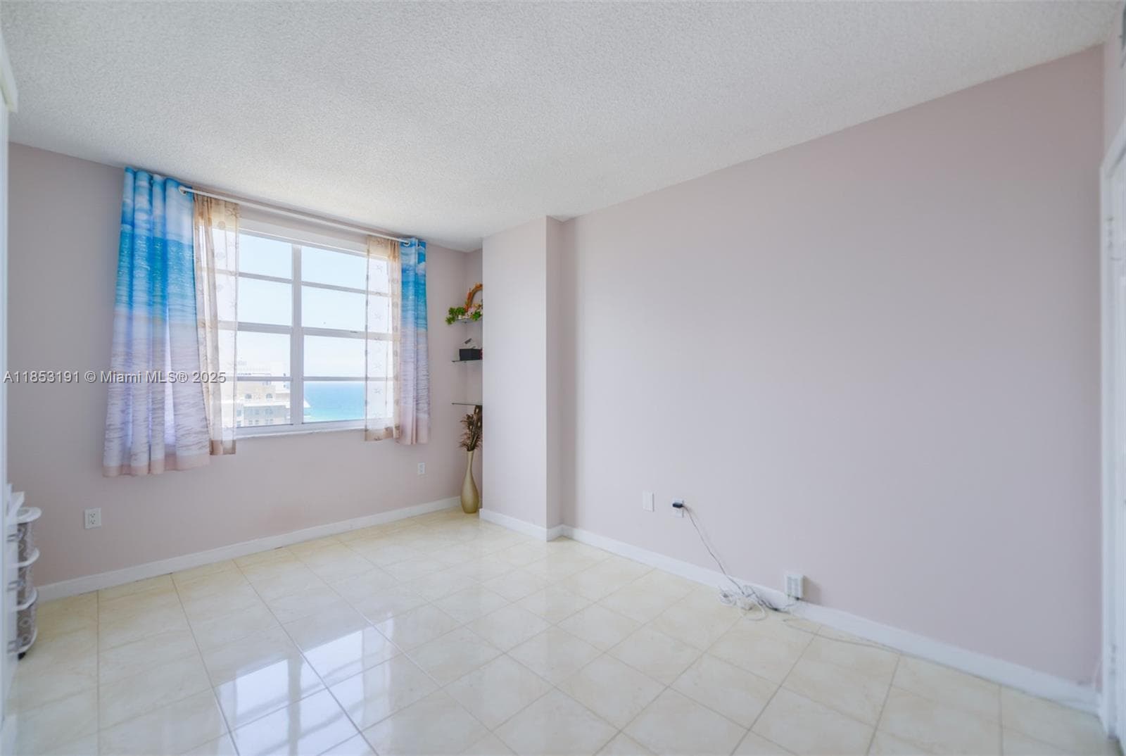 1950 Ocean Dr 21F photo 23